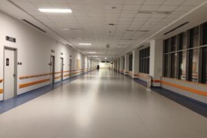 Kórházi folyosó padló: megoldások és referenciák